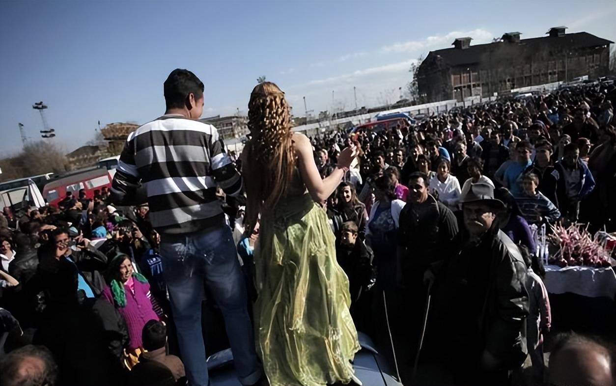 论命苦吉普赛人的苦难血泪远胜犹太人开元ky棋牌犹太人是欧洲最惨的人？(图4)