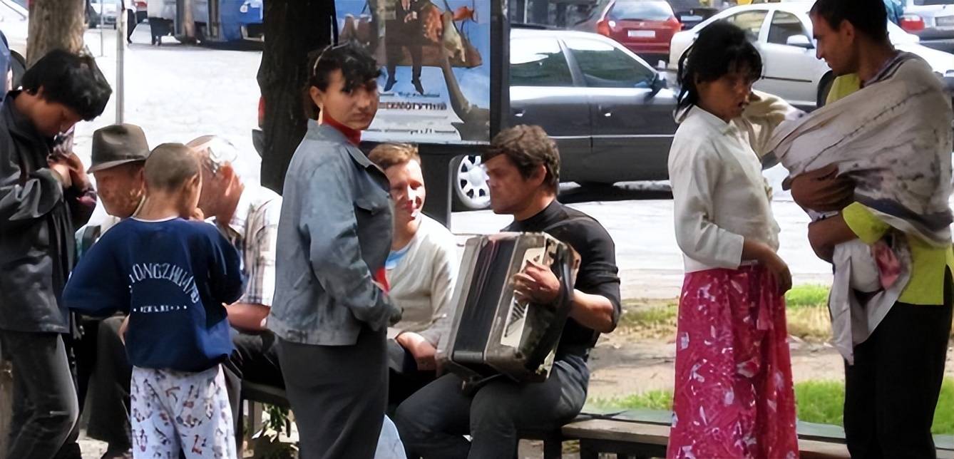 论命苦吉普赛人的苦难血泪远胜犹太人开元ky棋牌犹太人是欧洲最惨的人？(图5)